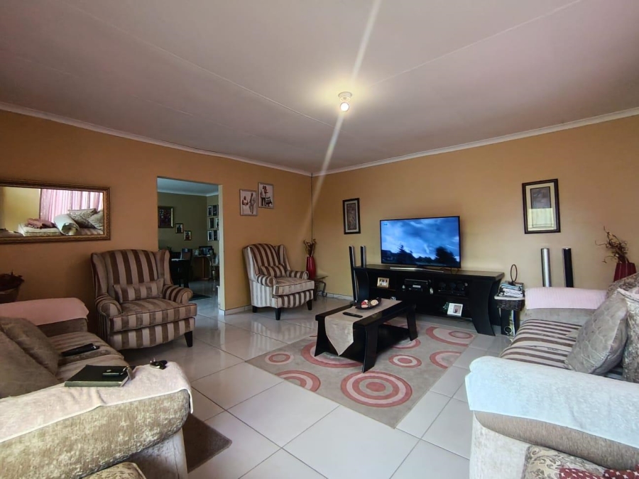 4 Bedroom Property for Sale in Lakeview Free State